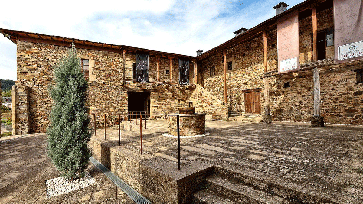 Bodegas Pittacum. Bodegas Pittacum.