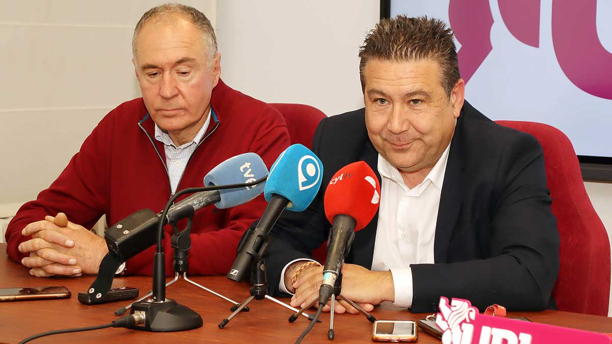 Eduardo López Sendino y Luis Mariano Santos este domingo. | ICAL Eduardo López Sendino y Luis Mariano Santos este domingo. | ICAL