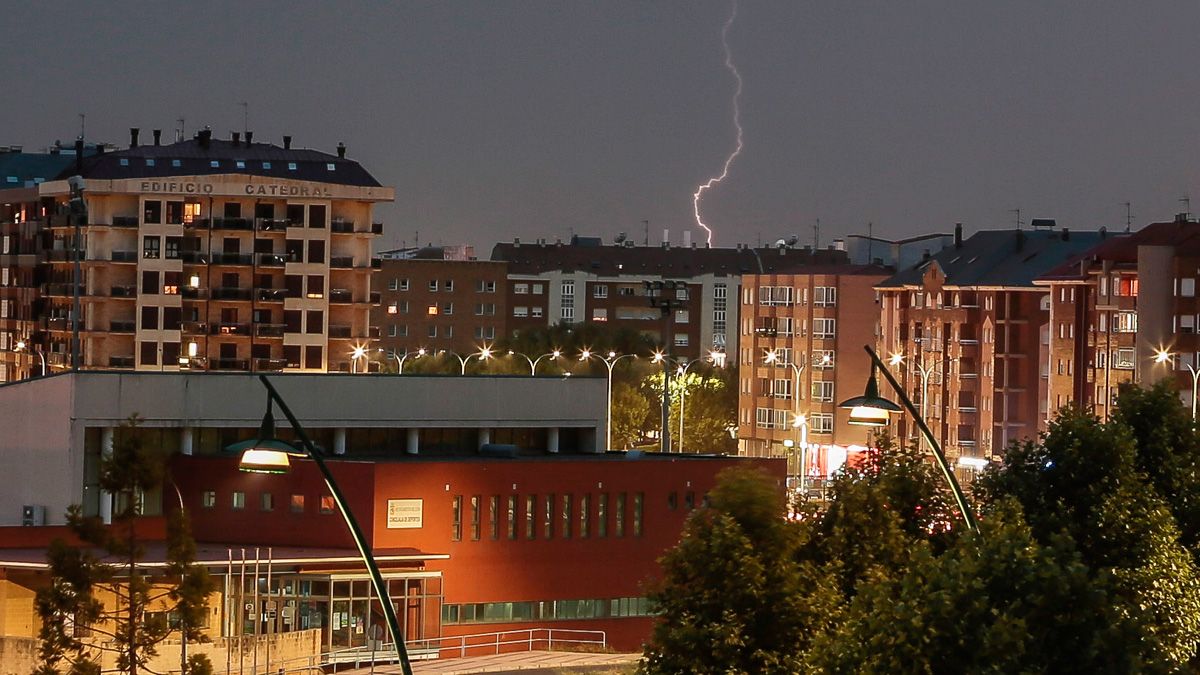 Imagen de archivo de una tormenta en León. Imagen de archivo de una tormenta en León.