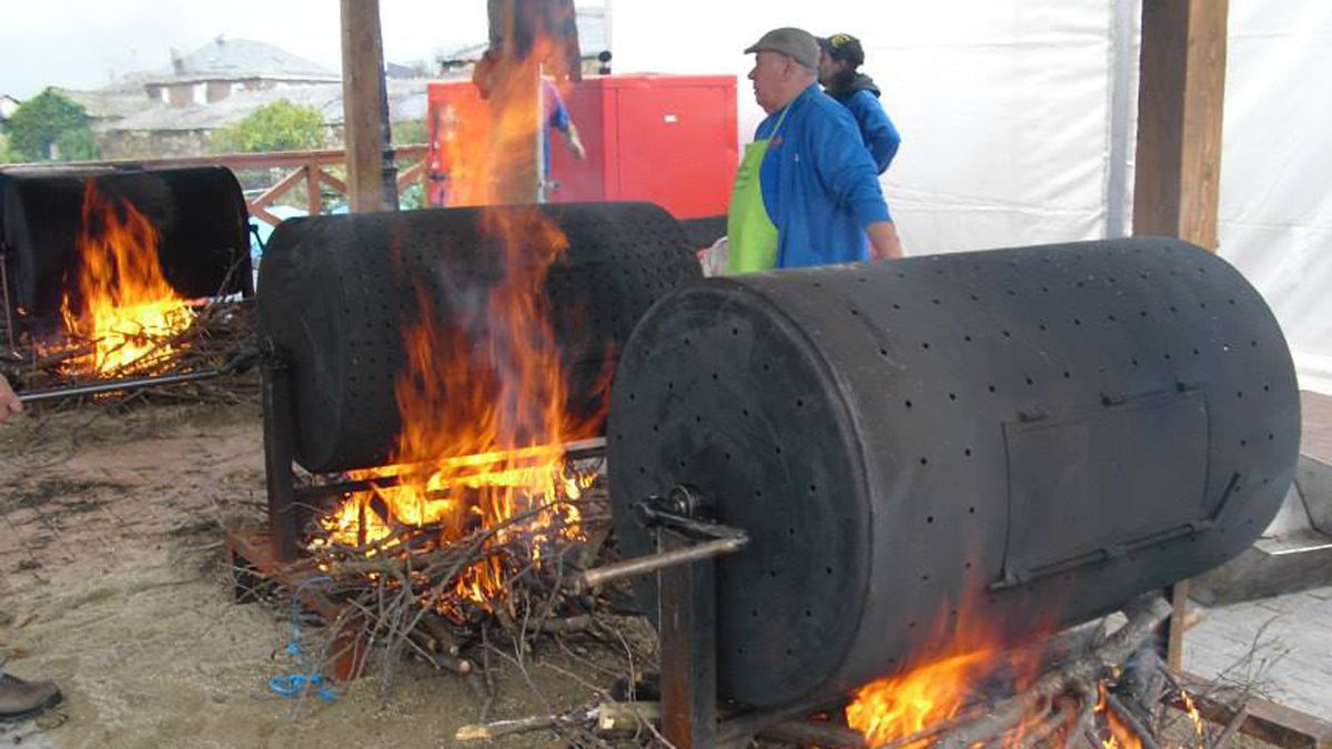 Imagen de los grandes tambores de castañas, en Páramo del Sil.
