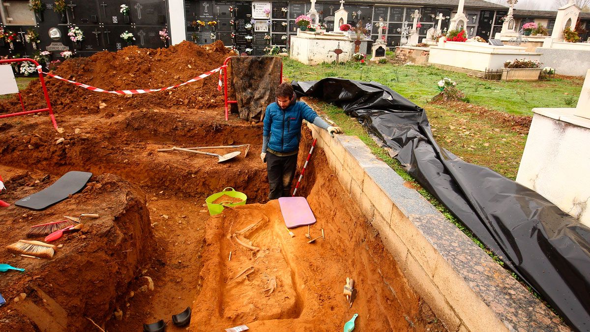 Últimos trabajos de exhumación efectuados en Fuentesnuevas.