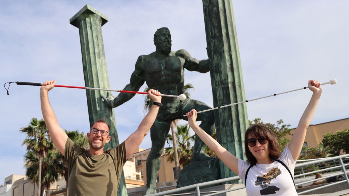 Dos de los viajeros que participarán de esta experiencia, Felipe y Bea.