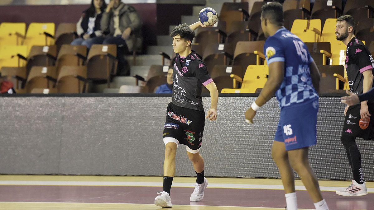 Darío Sanz durante un partido de esta temporada en el Palacio. | SAÚL ARÉN