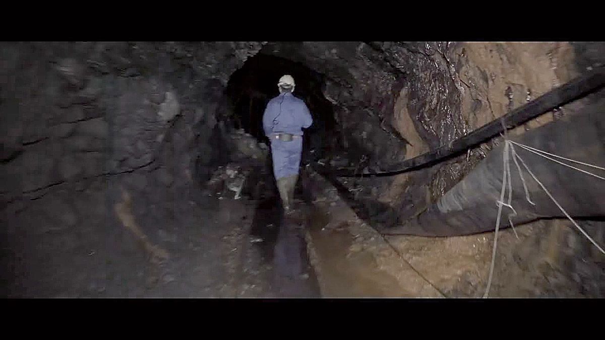 Las imágenes de la minería en el Narcea se van difuminando, Benito Sierra las recupera en su documental.
