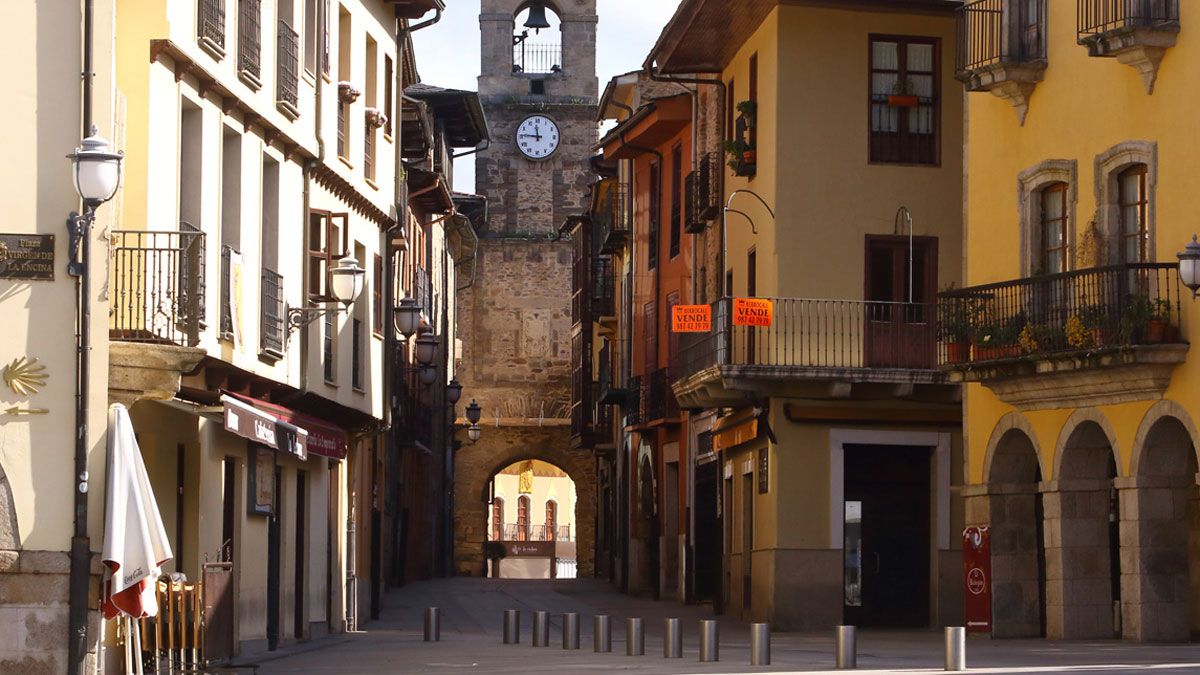 El casco antiguo será el primero en establecer sanciones a los coches que pasen sin estar autorizados.