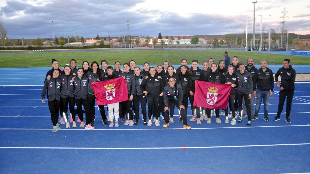 El equipo femenino del Sprint buscará la permanencia. :: L.N.C. El equipo femenino del Sprint buscará la permanencia. :: L.N.C.