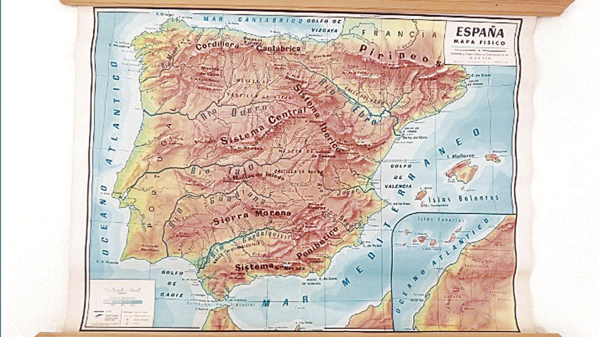 Mapa escolar de geografía física de España de la década de los sesenta.