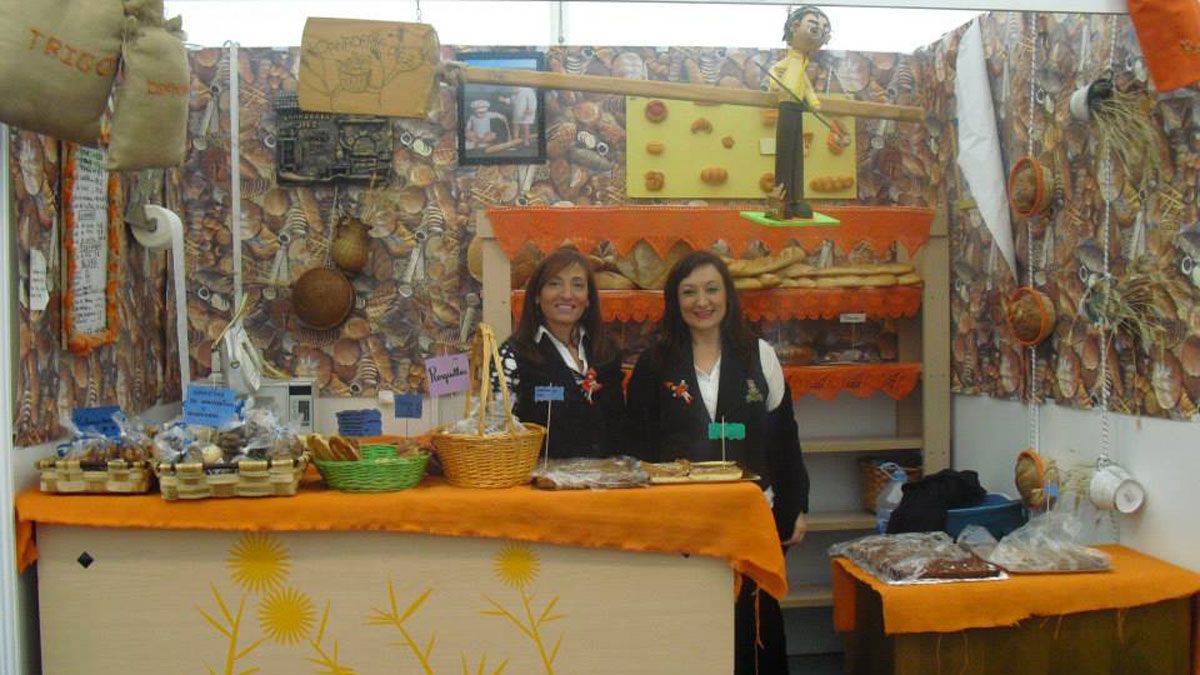Uno de los puestos de elaboración artesanal de dulces caseros, en la pasada edición de la cita. | Ayto. Páramo del Sil Uno de los puestos de elaboración artesanal de dulces caseros, en la pasada edición de la cita. | Ayto. Páramo del Sil