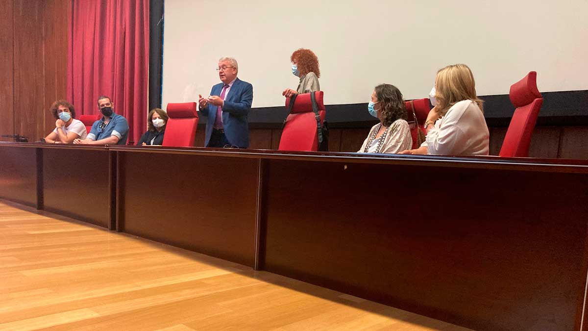 Un momento de la mesa redonda celebrada por Alcles en el Hospital. | L.N.C.