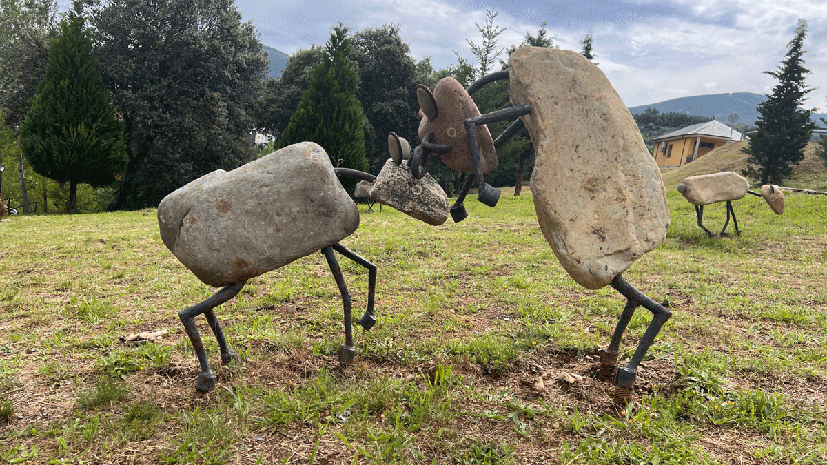 Figuras del artesano Arturo Bruzos.