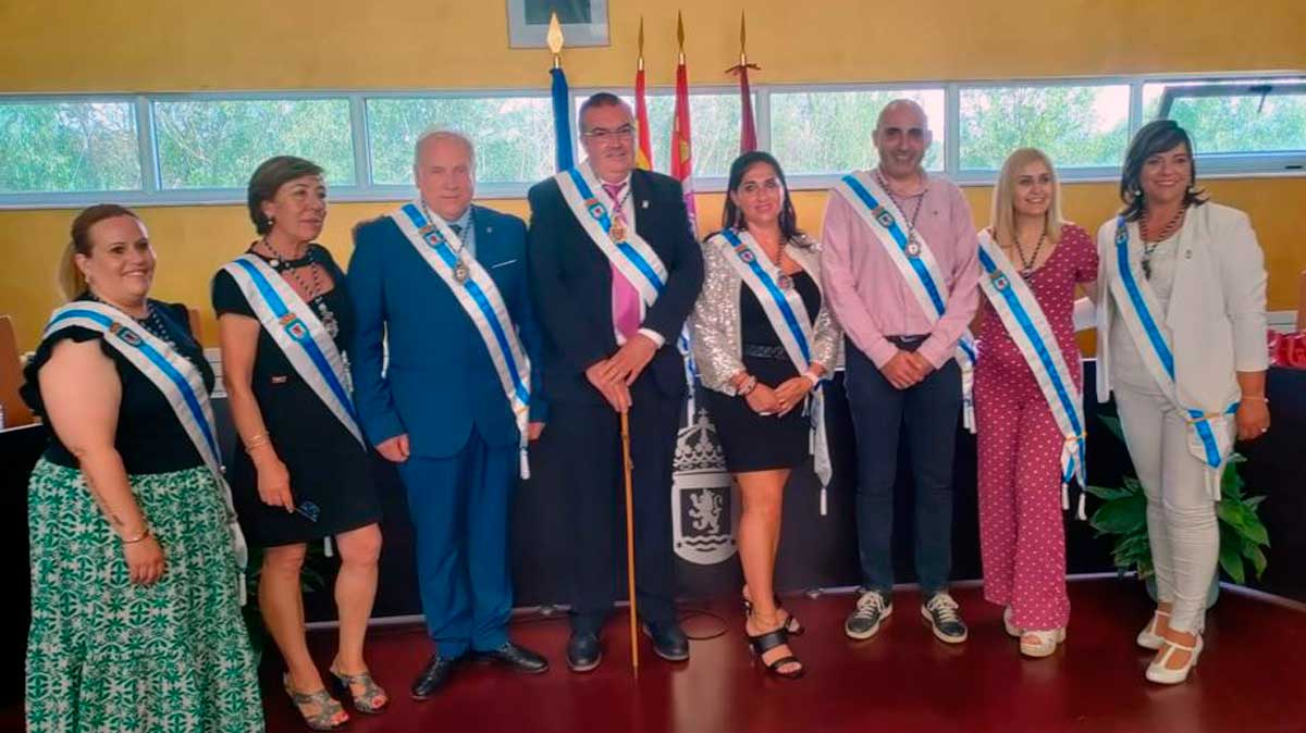 La toma de posesión en Sariegos. | L.N.C. La toma de posesión en Sariegos. | L.N.C.