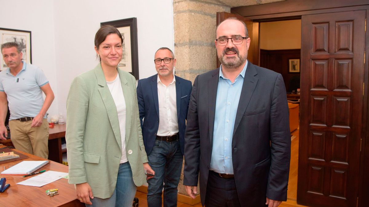 Marco Morala con algunos de sus concejales, al inicio de mandato.