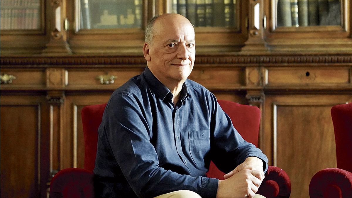 El escritor vallisoletano de raíces leonesas, Gustavo Martín Garzo. | LETICIA PÉREZ (ICAL)