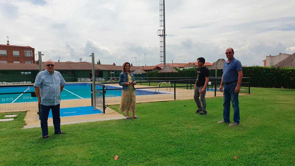 Imagen de la inauguración de las piscinas | L.N.C.