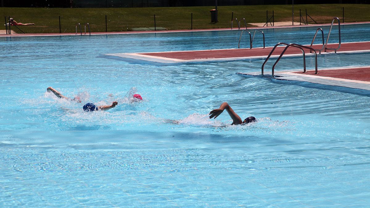 Piscina de La Palomera, abierta desde este lunes. | L.N.C.