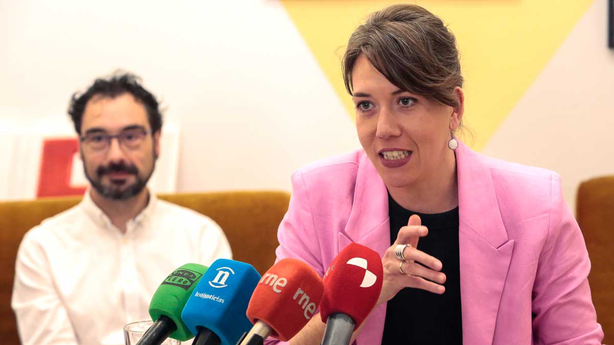La cabeza de lista al Congreso de Sumar en León, la escritora Violeta Serrano. | CAMPILLO (ICAL)