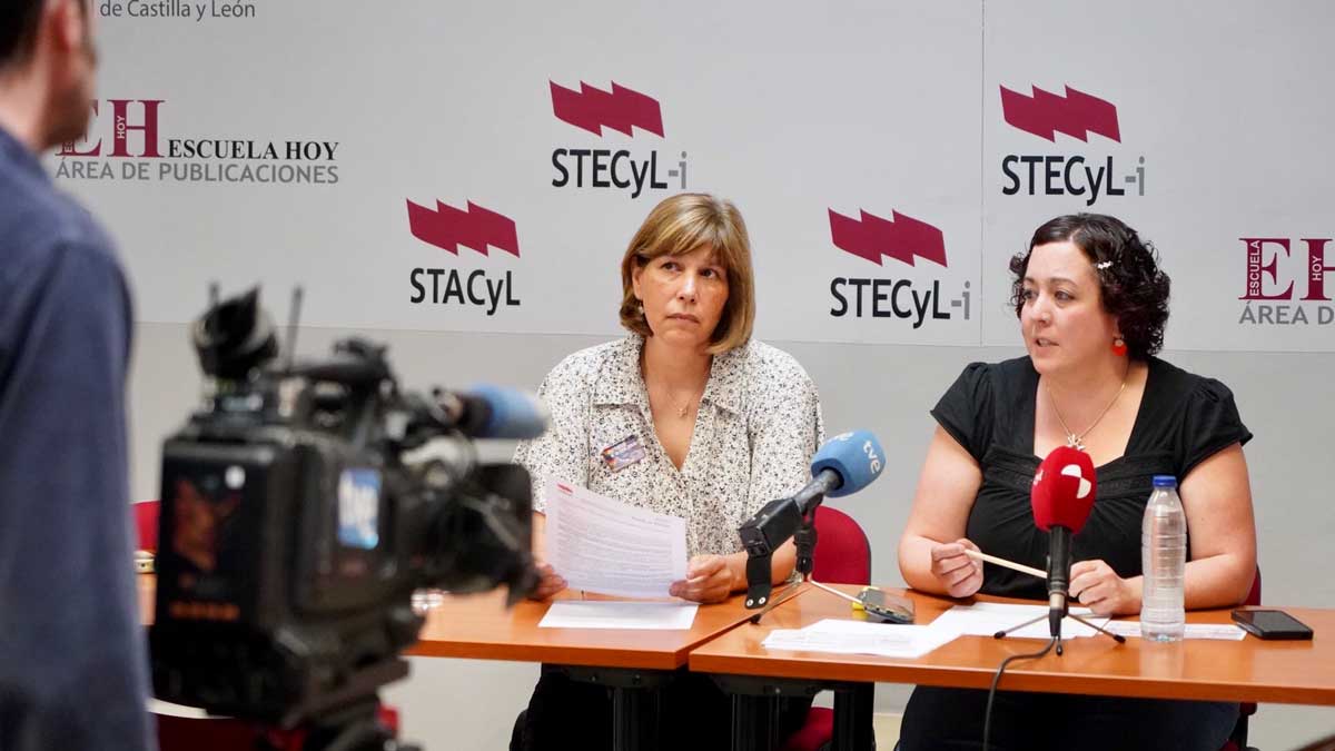 Portavoces de Stecyl este martes en Valladolid para valorar el final del curso escolar. | L.PÉREZ (ICAL)
