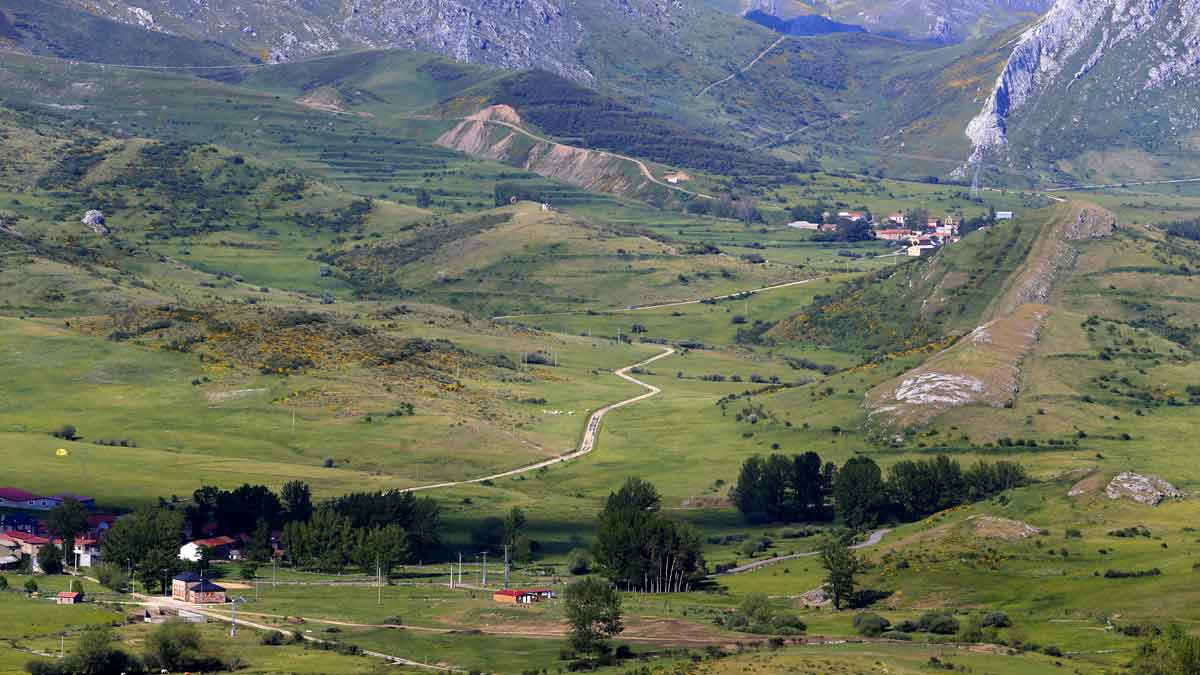 Valle de Casares y Cubillas de Arbas (León), perteneciente a la Reserva de la Biosfera Alto Bernesga, que cumple 10 años. | CARLOS S. CAMPILLO (ICAL)