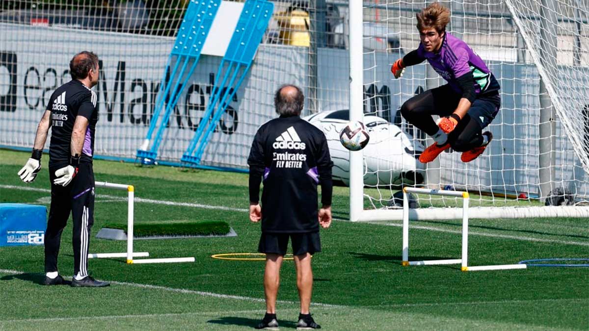 Fran González, durante un entrenamiento con el primer equipo. | E.P.