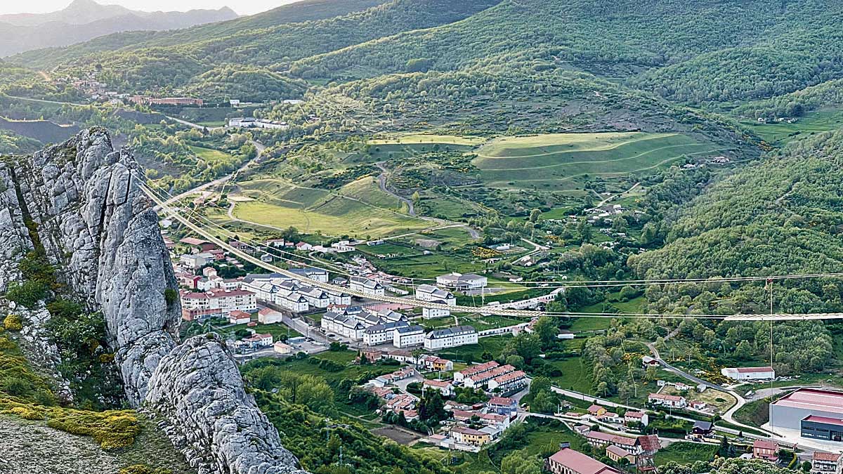 Detalle de la vía ferrata en el municipio de Sabero. | JOSÉ MARÍA ESCAPA