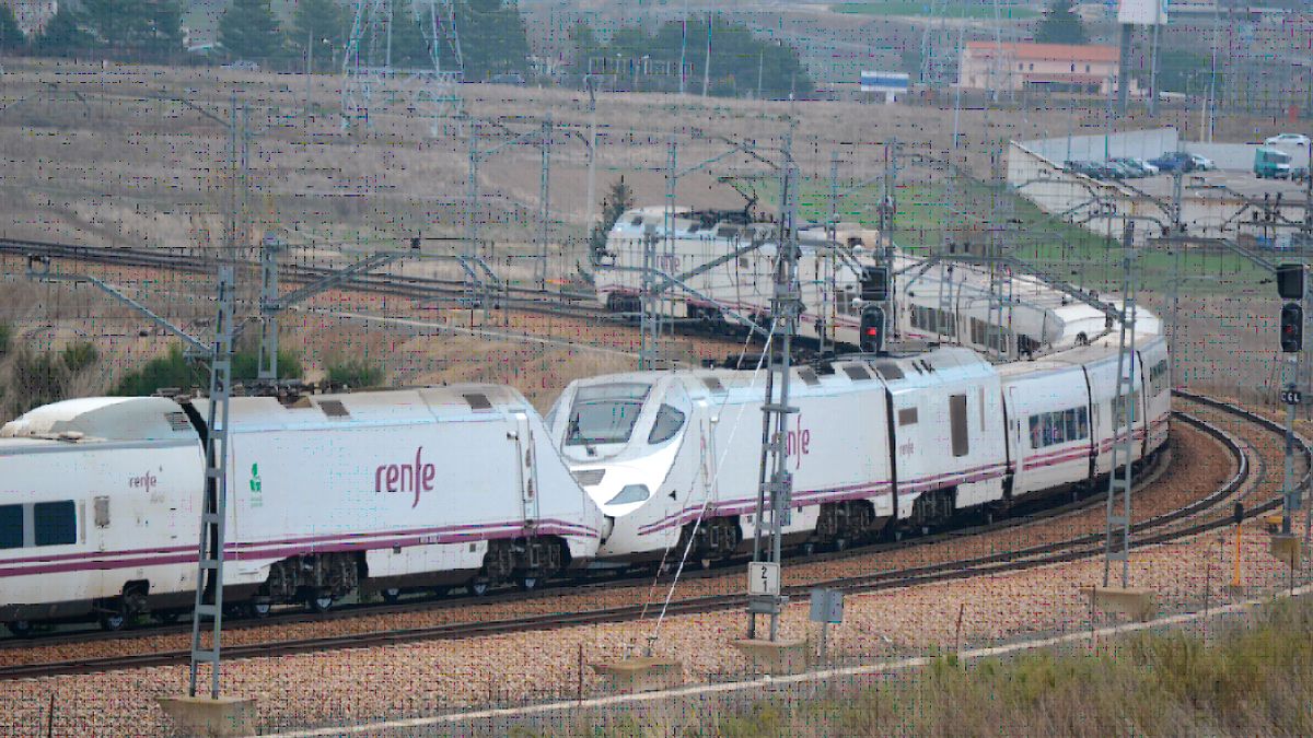 Tren de Renfe circulando por la provincia de León, de archivo. | L.N.C.