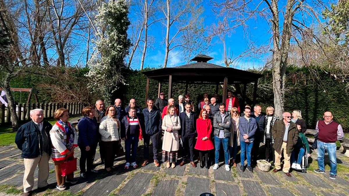 Foto de familia del PP de Bembibre.