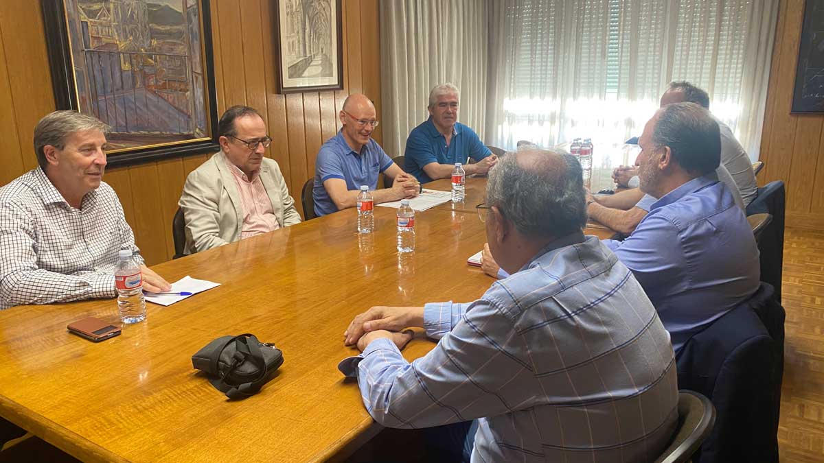 Reunión de UPL con Colpro León en su ronda de contactos de campaña. | L.N.C.