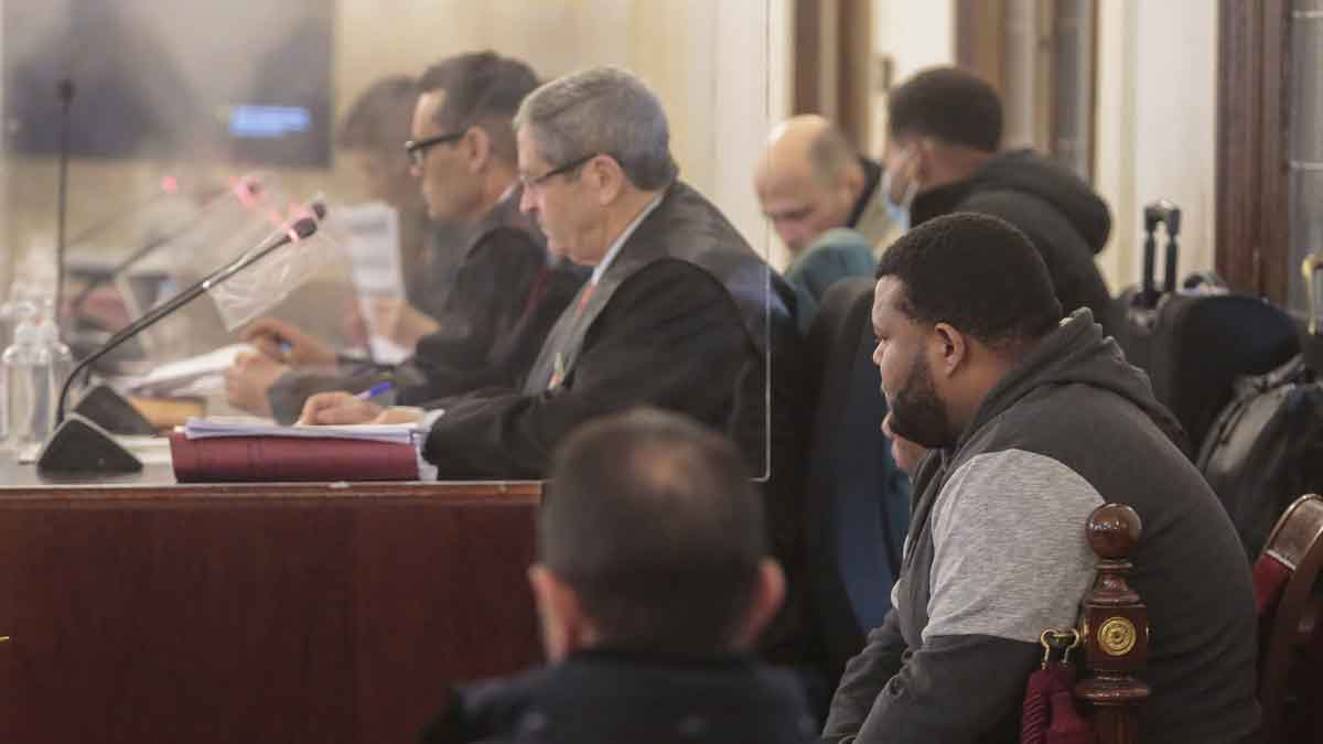 Rebajan a ocho años de prisión las penas de dos de los acusados del ...
