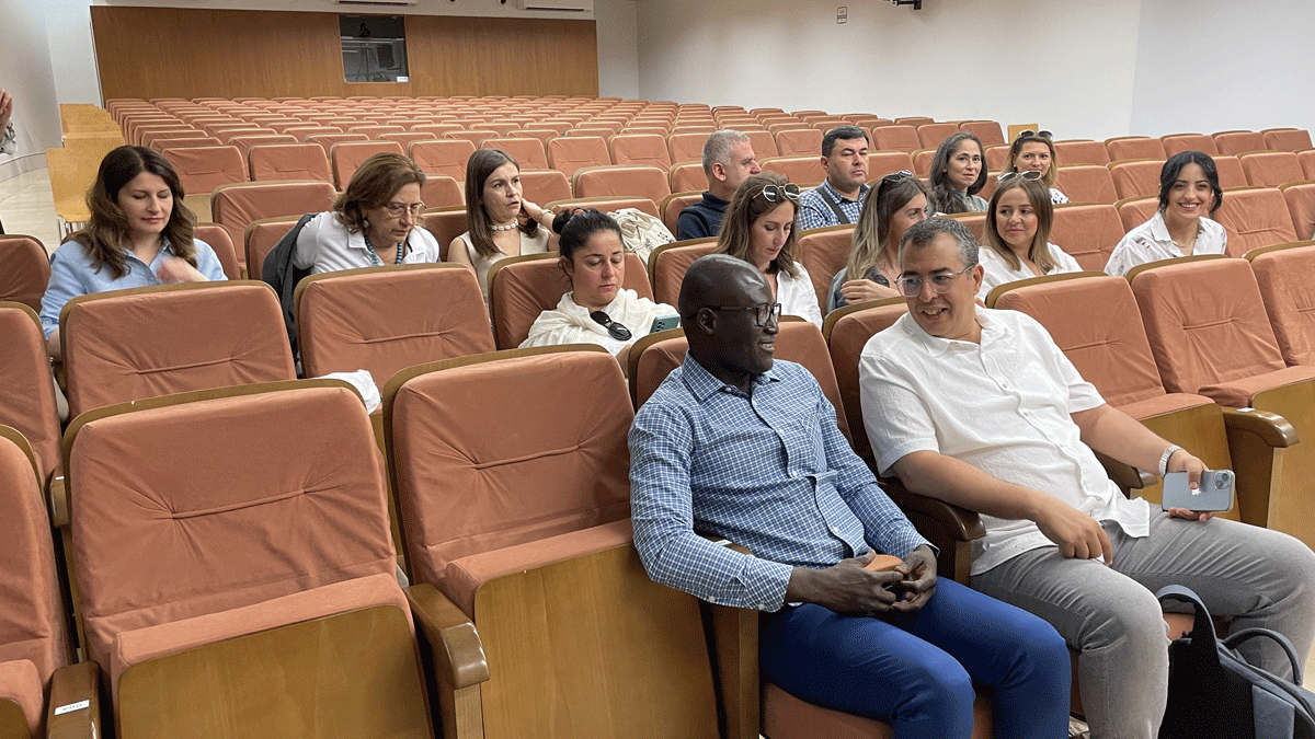 Recepción de los profesores extranjeros en las instalaciones del Campus de Ponferrada. | Javier Fernández