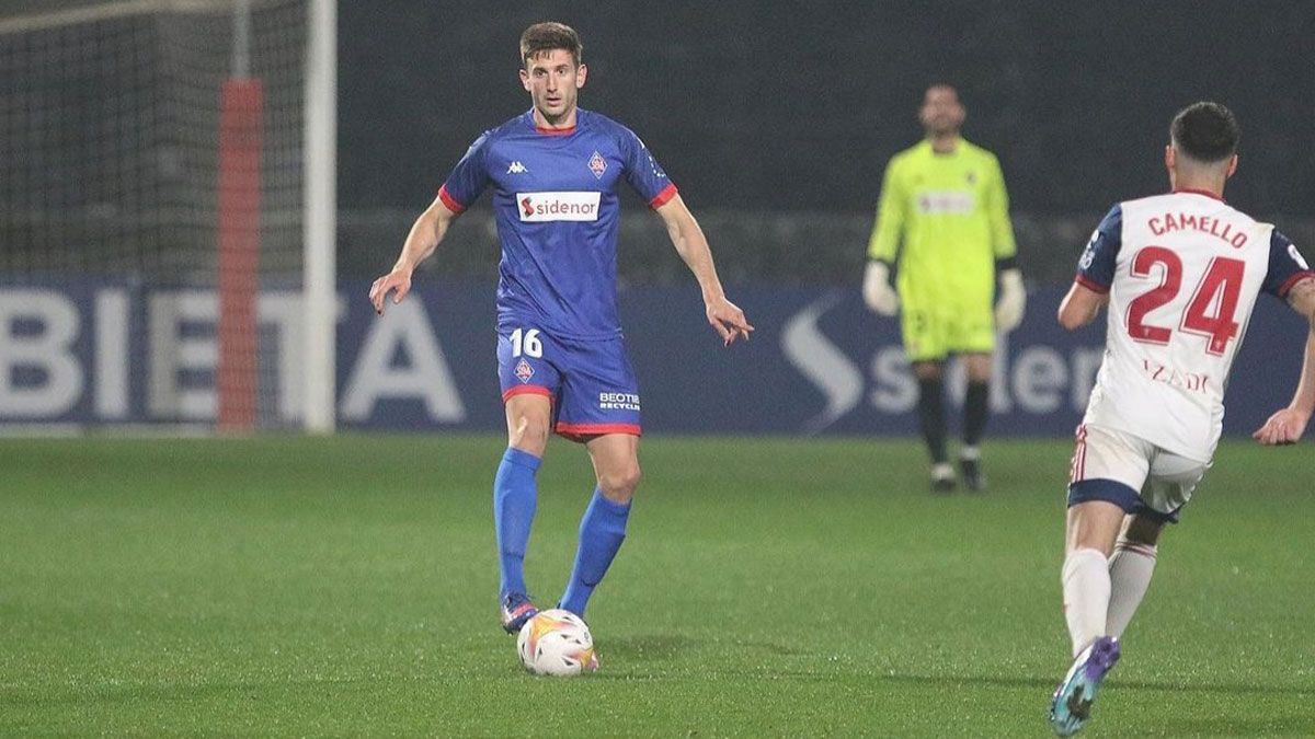 Markel Lozano disputando un partido con el Amorebieta | INSTAGRAM DE MARKEL LOZANO