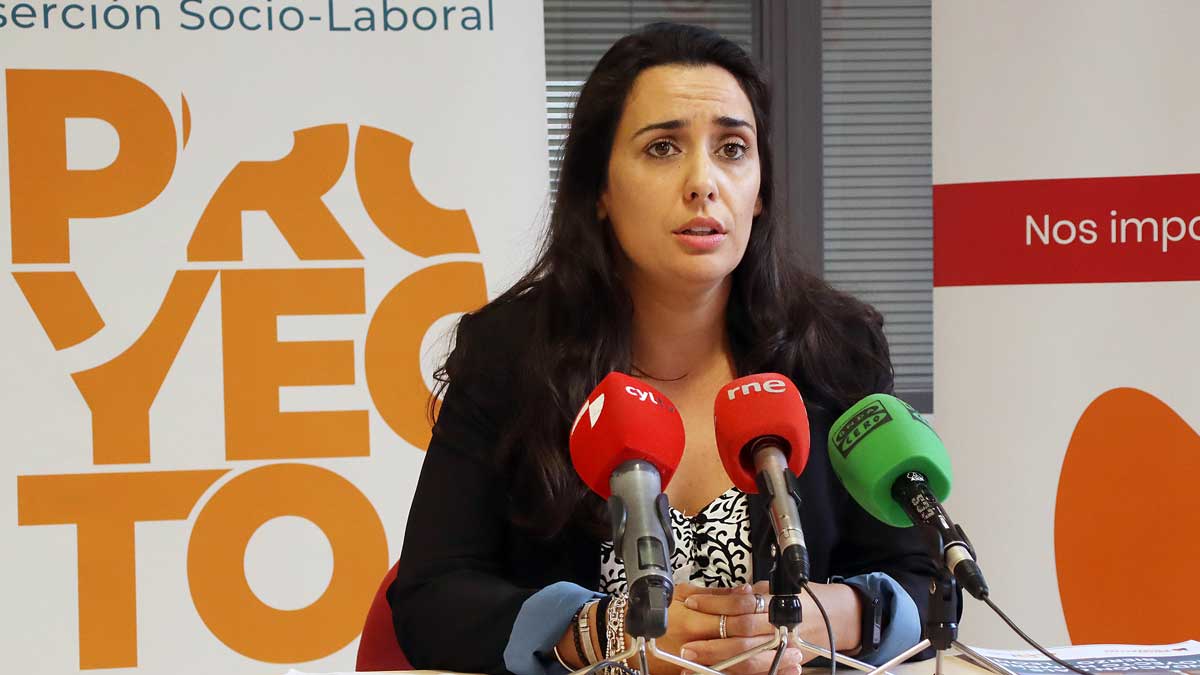 Tania Paz, directora de Proyecto Hombre León, en la presentación este jueves de la memoria 2022. | PEIO GARCÍA (ICAL)