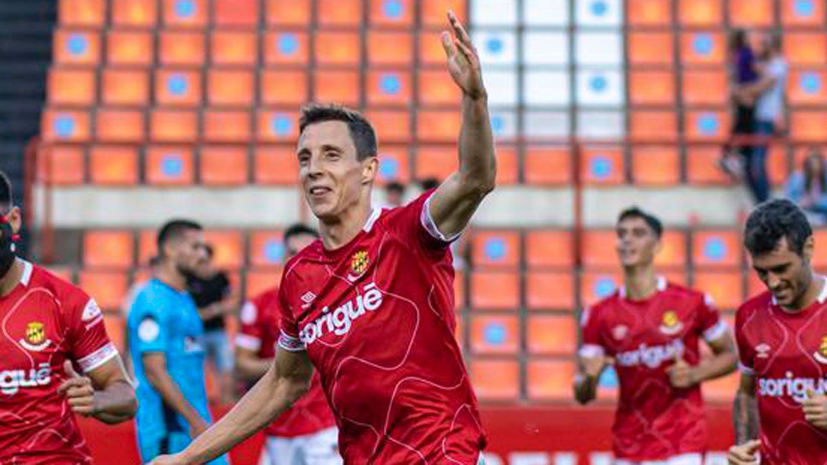 Guillermo Fernández celebra un gol con el Nástic. | GIMNÁSTIC