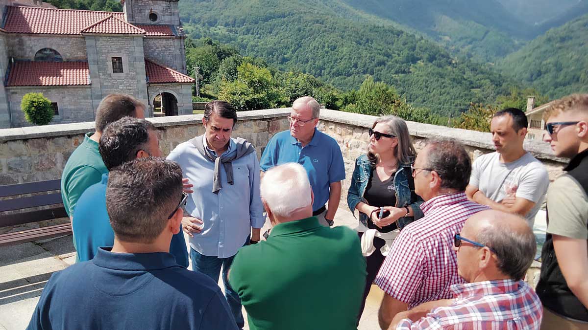 Suárez-Quiñones, Silván y Mayo, con alcaldes del entorno de Picos.