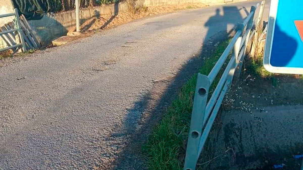 Estado del vial que denuncia el PRB.