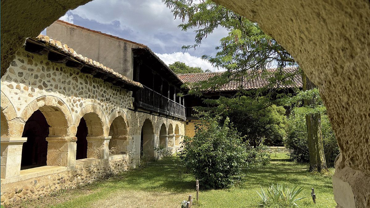 Interior del Monasterio cisterciense de Gradefes.