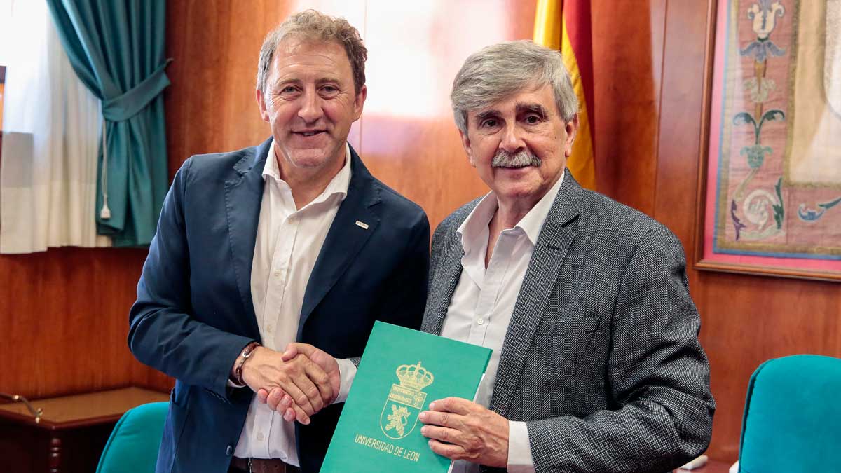 Firma del convenio entre ambas entidades | CAMPILLO (ICAL)