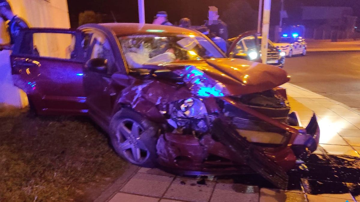 Accidente en la Avenida de Asturias. | POLICIA PONFERRADA Accidente en la Avenida de Asturias. | POLICIA PONFERRADA