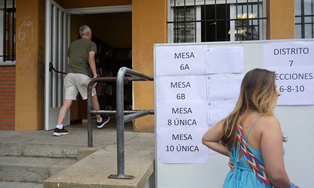 El 54,24 de los electores leoneses ya ha votado, un 0,61 más que en
