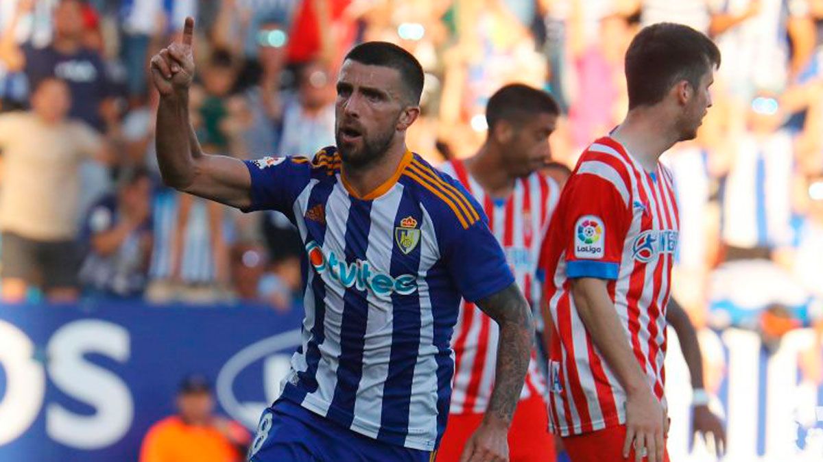 Imagen de Agus Medina celebrando un gol con la Ponferradina | LNC