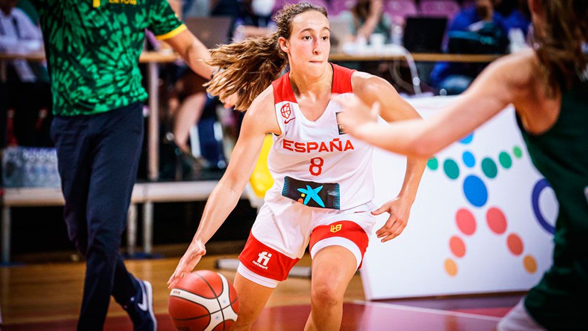 Imagen de Alicia Flórez dispUtando el Europeo Sub 18 | LNC Imagen de Alicia Flórez dispUtando el Europeo Sub 18 | LNC