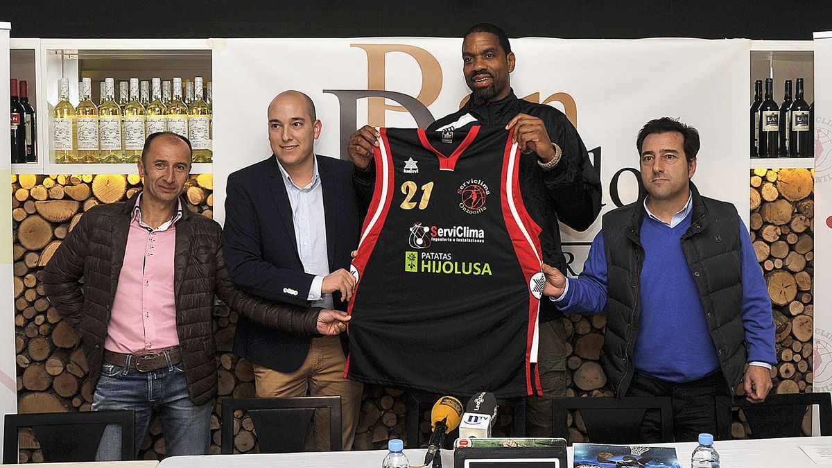 Jaime Peterson, durante su presentación este miércoles con el Onzonilla Serviclima. | DANIEL MARTIN