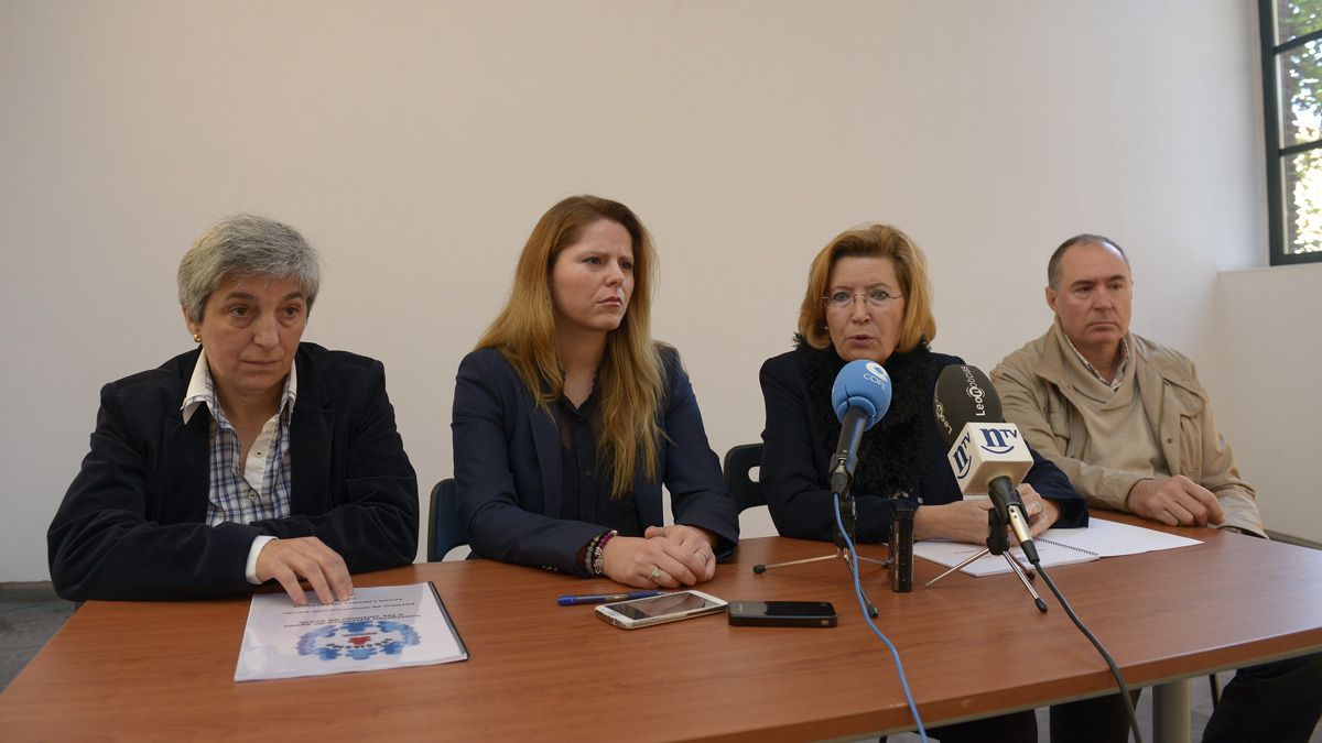 Concepción González, Isabel Ferreiro, Lucía Vargas y Eduardo López Sendino. | MAURICIO PEÑA