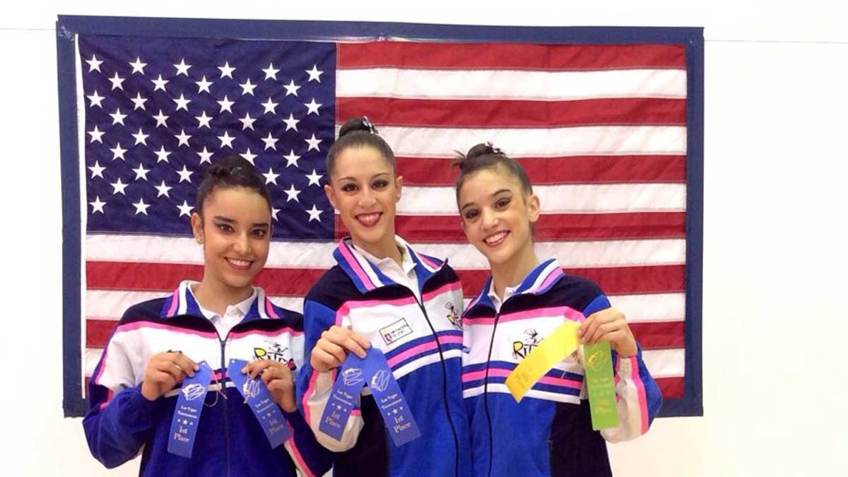 Andrea Pozo, Carolina Rodríguez y Sara Llana con sus premios | L.N.C.