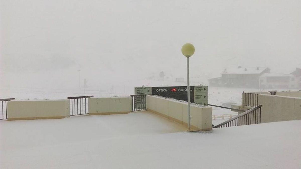 Aspecto que presentaban en la mañana de este sábado las inmediaciones de San Isidro. | CAFETERÍA TONEO