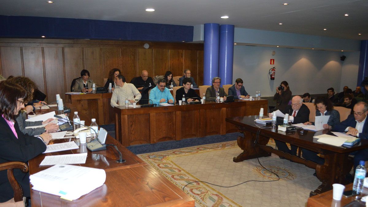 La Junta General Ordinaria de Pongesur, este lunes en el Ayuntamiento de Ponferrada. | L.N.C.