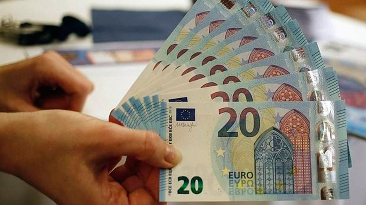 Imagen de los nuevos billetes de 20 euros. | ABC