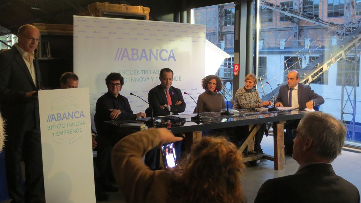 Clausura de la jornada de 'Bierzo Innova y Emprende', en el Museo de la Radio. | L.N.C.