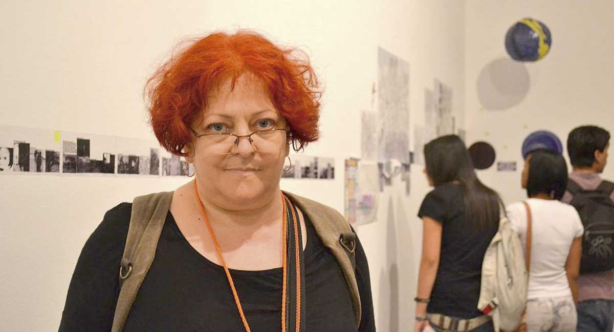 Lia Perjovschi compartirá hoy con el público asistente las claves de su trabajo y su instalación ‘Museo del conocimiento’ que se inaugura el sábado. Lia Perjovschi compartirá hoy con el público asistente las claves de su trabajo y su instalación ‘Museo del conocimiento’ que se inaugura el sábado.