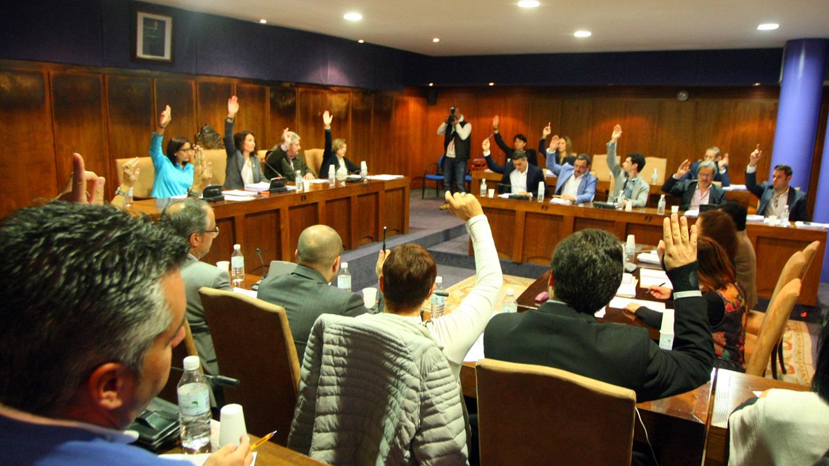 Imagen de archivo de un pleno de Ayuntamiento de Ponferrada. | CÉSAR SÁNCHEZ (ICAL)