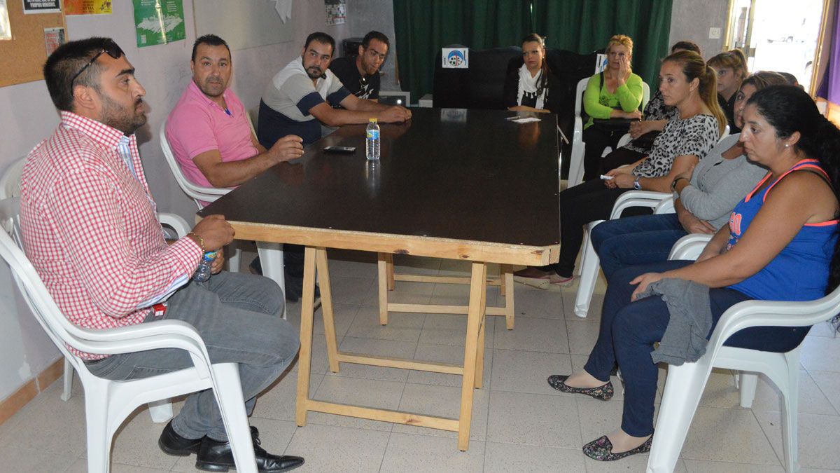 Presentación de la revista Ateneo Leonés en Sierra Pambley. | ESTEBA VILLADANGOS